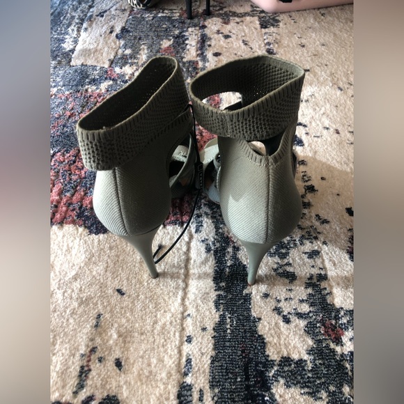 NWT ZARA CUT OUT THICK MESH HEELS - Picture 3 of 6